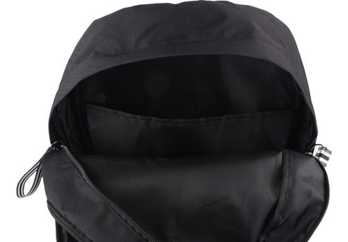 Mochila De Espalda Urbana 17'' Wabro 11039 Color Negro Diseño De La Tela Lisa